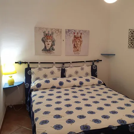 21 Apartment *